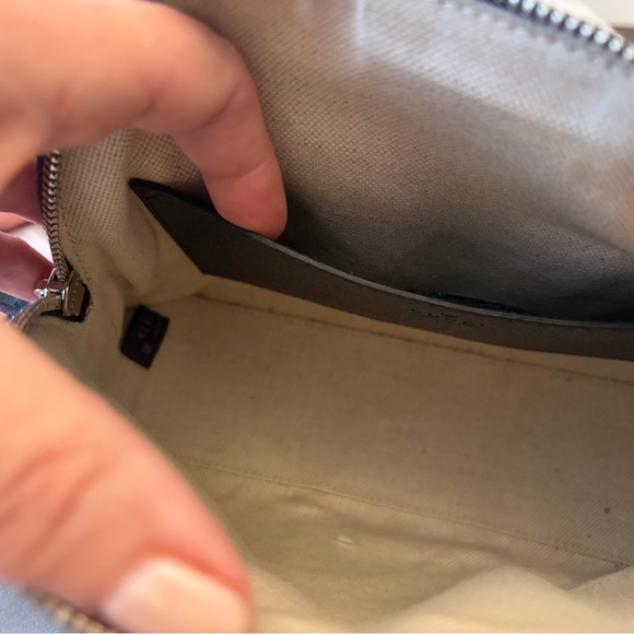 Gucci Beige and Black Crossbody with Red Stripe - Picture 4 of 4